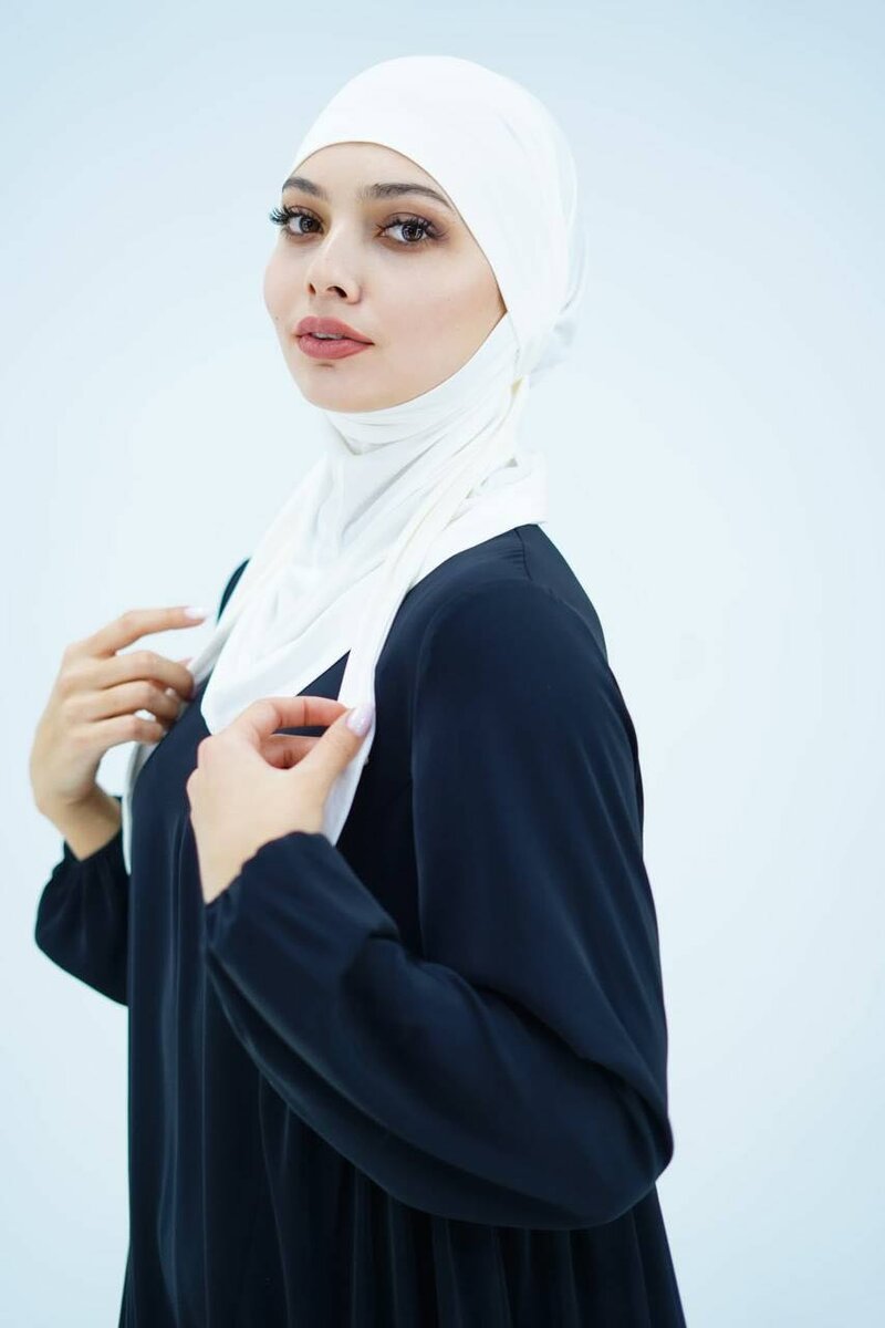 Модель: Мадонна с подбородком