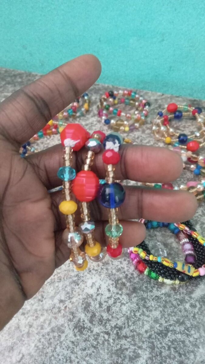 Bracelets colorés en perles