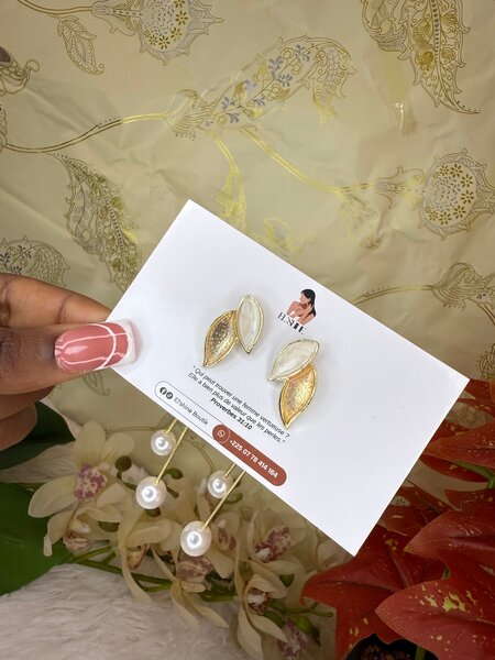 Boucles d'oreilles pendantes élégantes