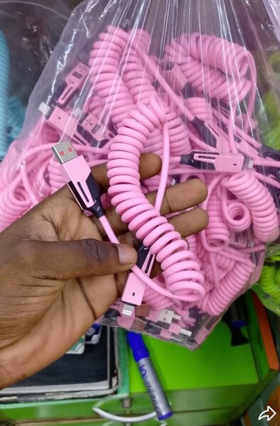 Câbles USB en spirale rose