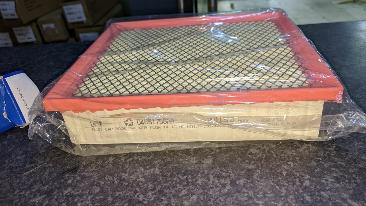 Engine Air Filter For Jeep Grand Cherokee WK2 & Dodge Durang