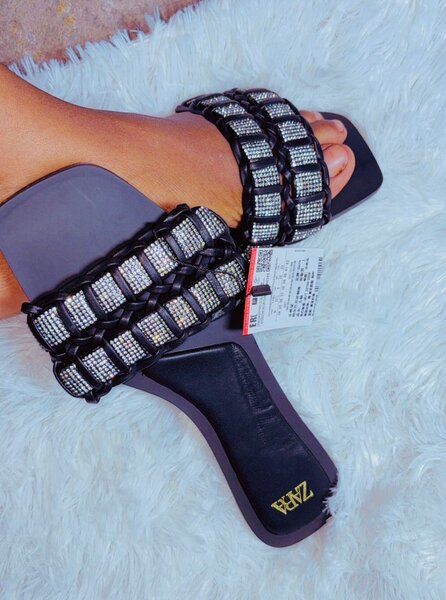 Sandales à strass élégantes