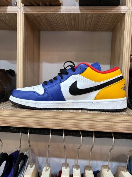 Baskets multicolores tendance