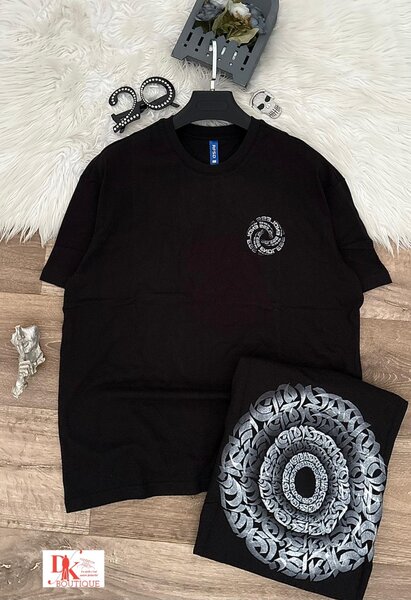 T-shirt noir imprimé graphique