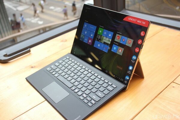 Lenovo MIIX 700 Core M5 128 SSD 4 GB RAM 12 pouces