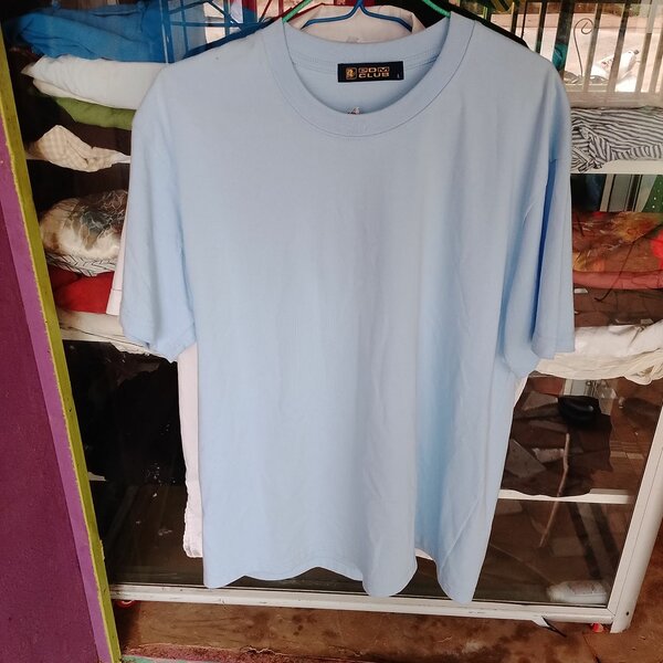 T-shirt basique bleu clair