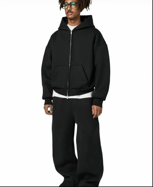 Veste à capuche noire zippée