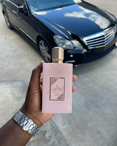 Feminine Arabic perfumes