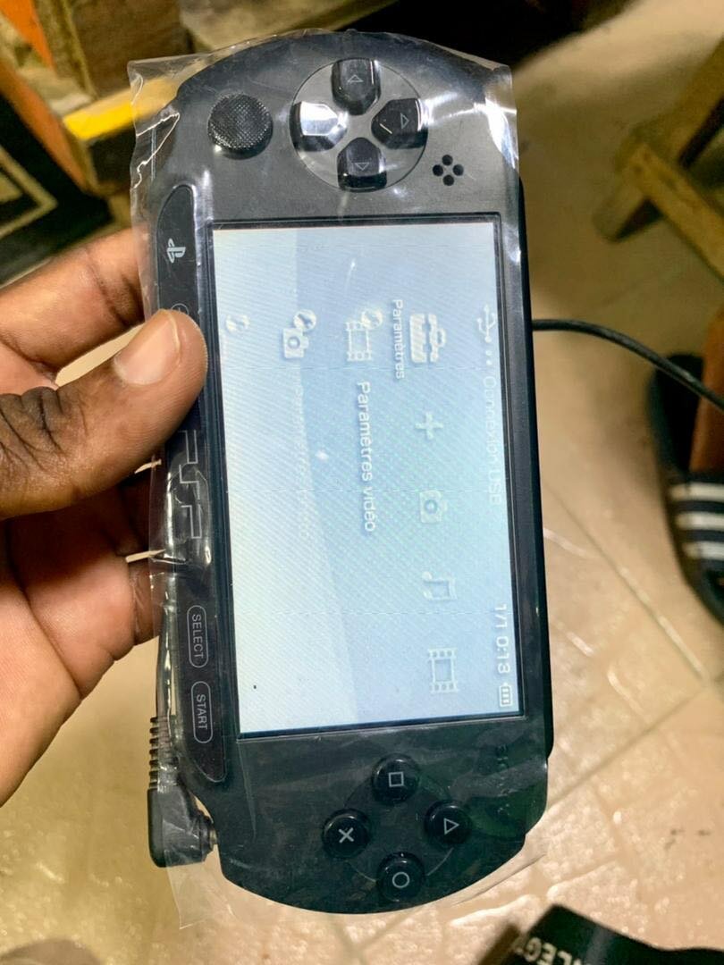 PSP occasion+ 30 jeux installés