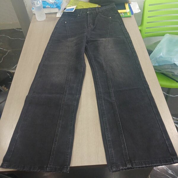 Jean noir large homme tendance