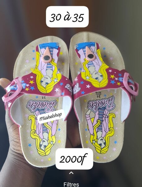 Sandale matière gomme