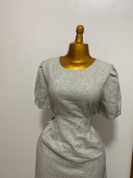 Robe élégante taille cintrée