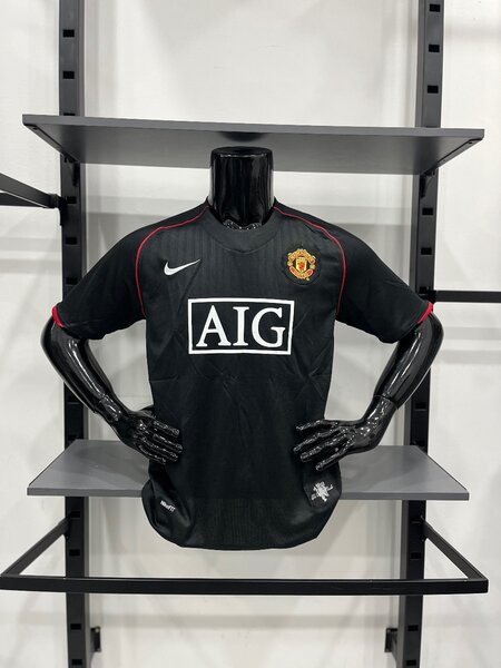 Manchester United away retro kit