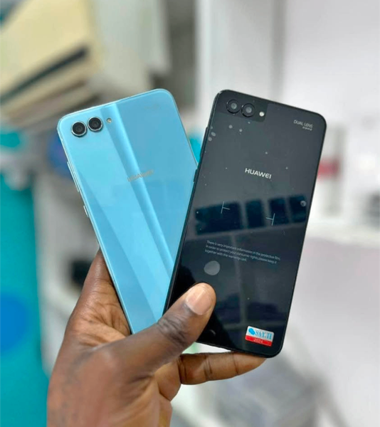 HUAWEI NOVA 2S CASI (256GB)