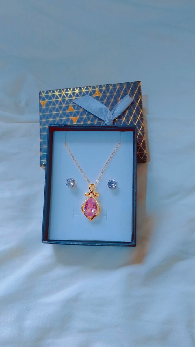 Necklace and earring