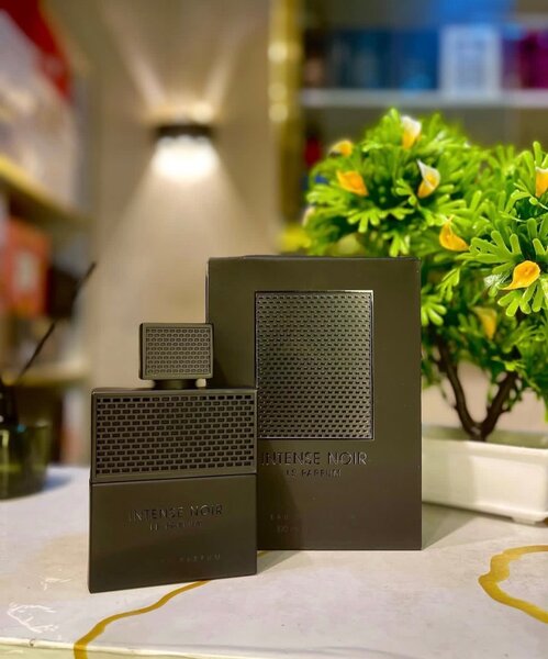 Intense noir