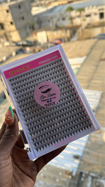 Eventails à cils pré-faits