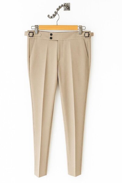 Pantalon beige élégant femme
