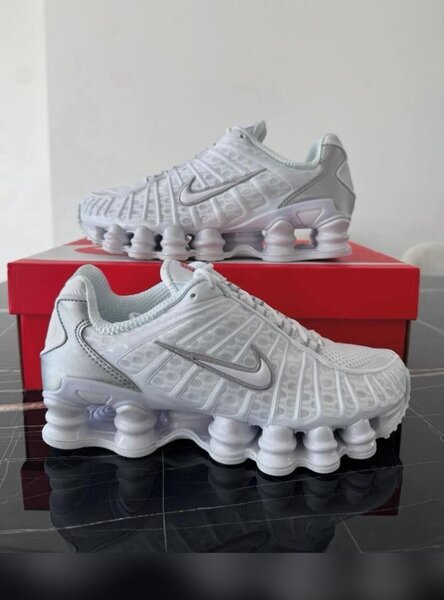 Baskets blanches sport homme