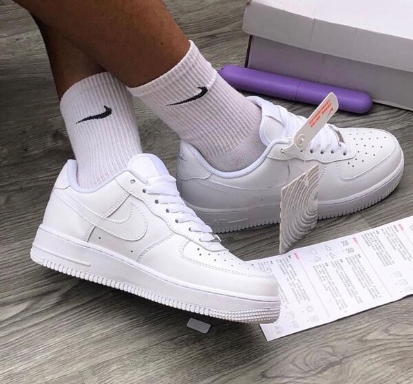NIKE AIR FORCE 1