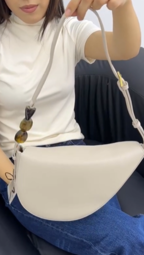 Нежная и элегантная сумочка от ZARA бежевая