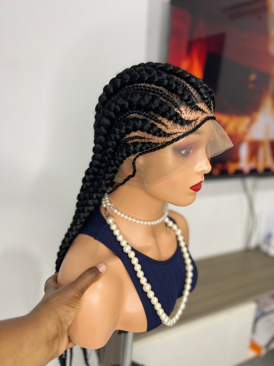 Perruque tressée en dentelle