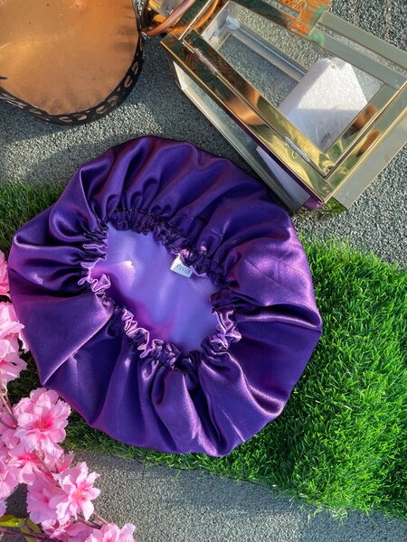 Bonnet en satin double face