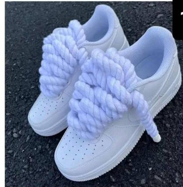 Baskets blanches créatives