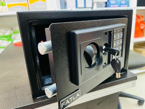 20E Digital Safe Locker Box