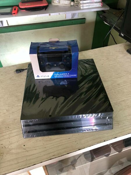 PS4 Pro ( cracké)
