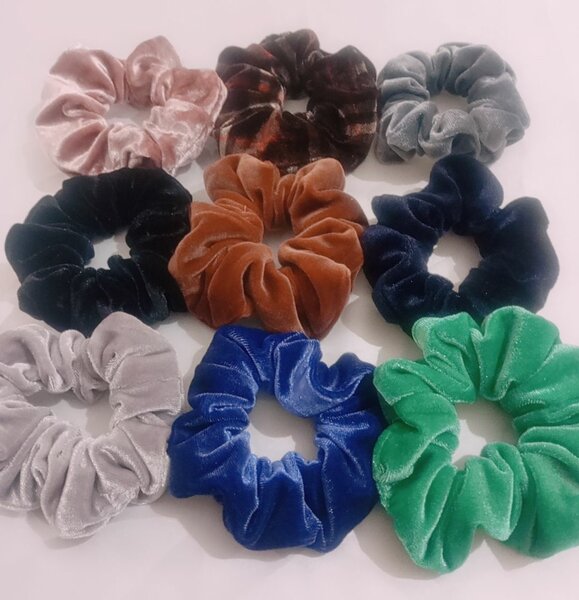 Velvet scrunchies medium size (Pack of 6)