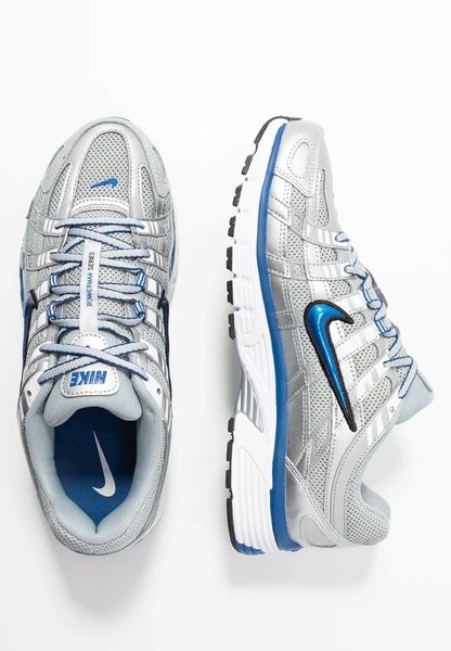 Nike avec son carton