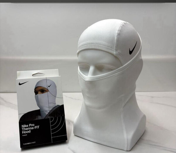 Nike Pro Therma-FIT Hood