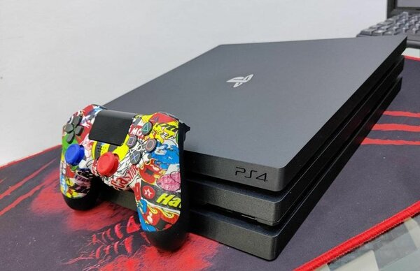 PS4 PRO + games