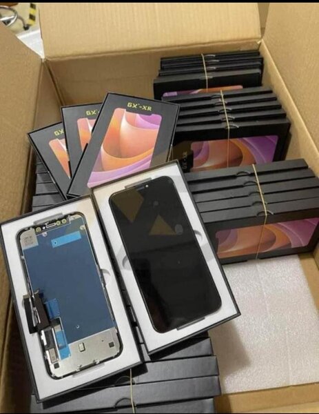 iPhones screens ranging from iPhone 5 to 14 pro max