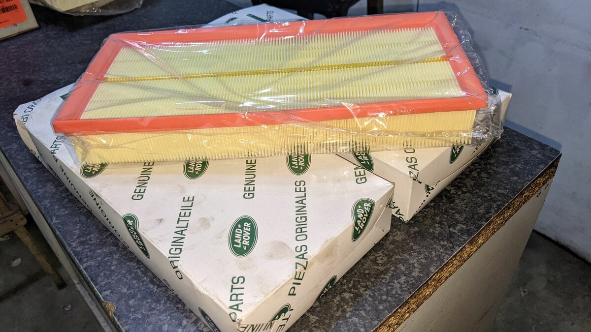 Engine Air Filter For RANGE ROVER SPORT SVR V8 2024