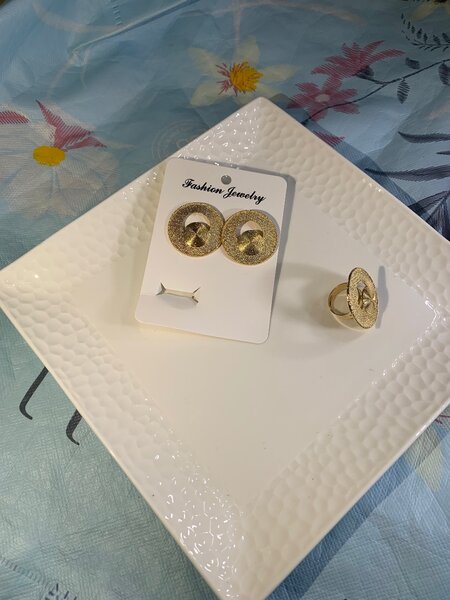 Boucles d'oreilles tendance colorées