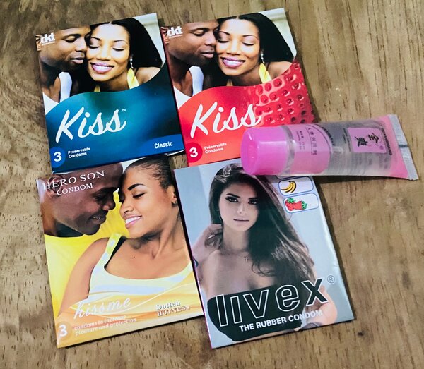 Préservatifs + lubrifiant