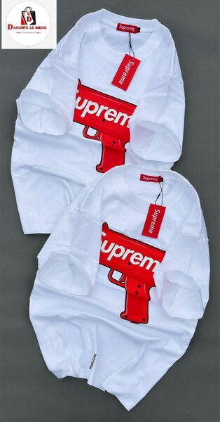 T-shirts rouges et blancs