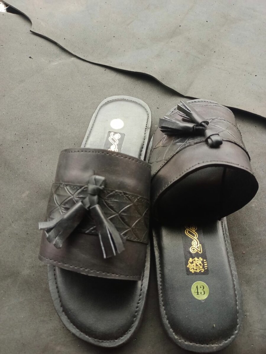 Elegant Men's Leather Sandals