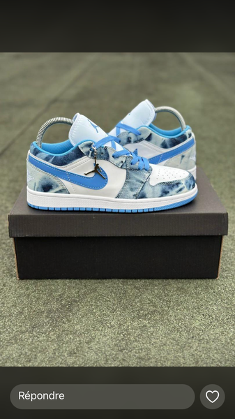 Baskets Nike Air Jordan1  bleu