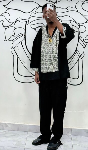 Chemise brodée pour homme