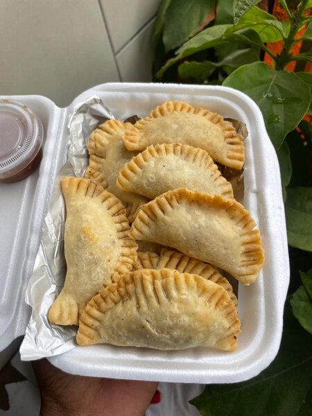 10 pastel au fromage viande