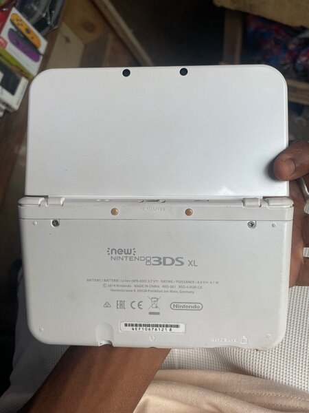 Nintendo new  3DS Xl occasion + 25 jeux