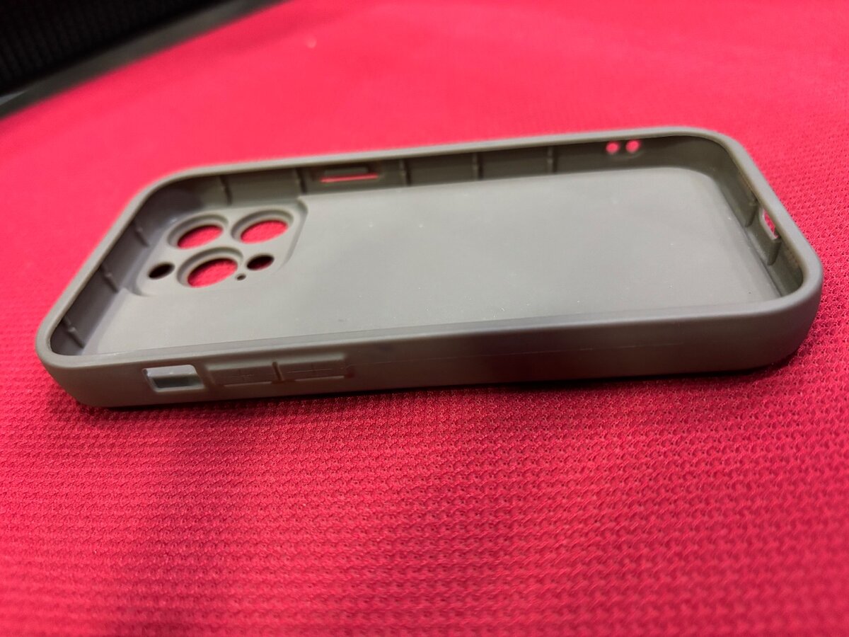 iPhone 13 pro phone case