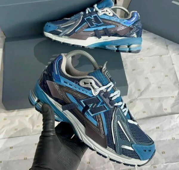 Sneakers de sport bleu modernes