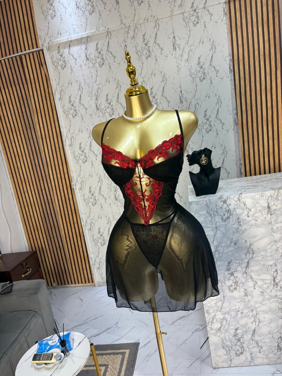 Nuisette transparente sexy