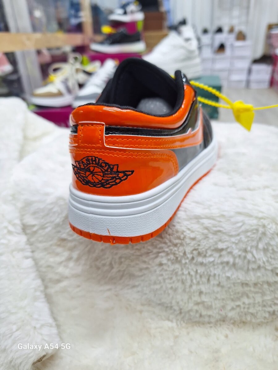 Кроссовки Джорданы