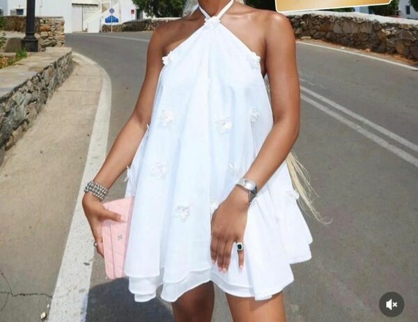 Robe d'été blanche élégante