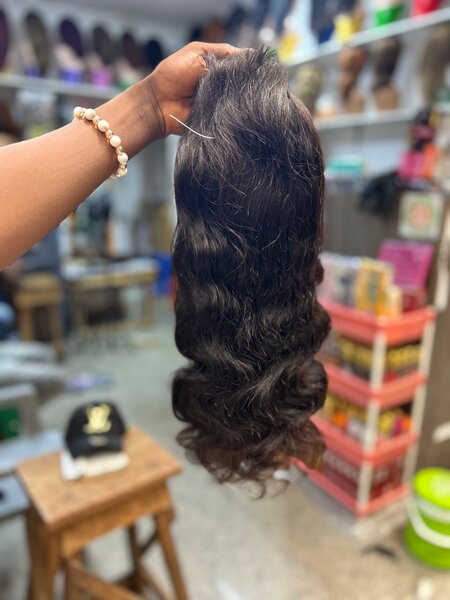 Perruque en cheveux naturels